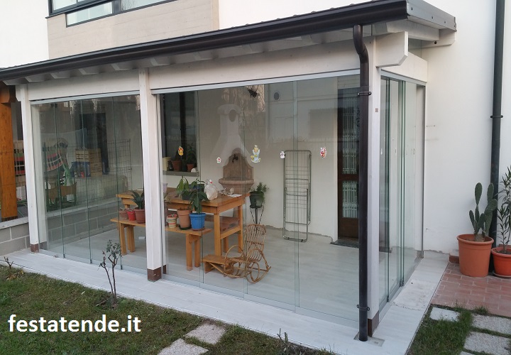 Chiusure per esterni in pvc,vetrate scorrevoli e pieghevoli