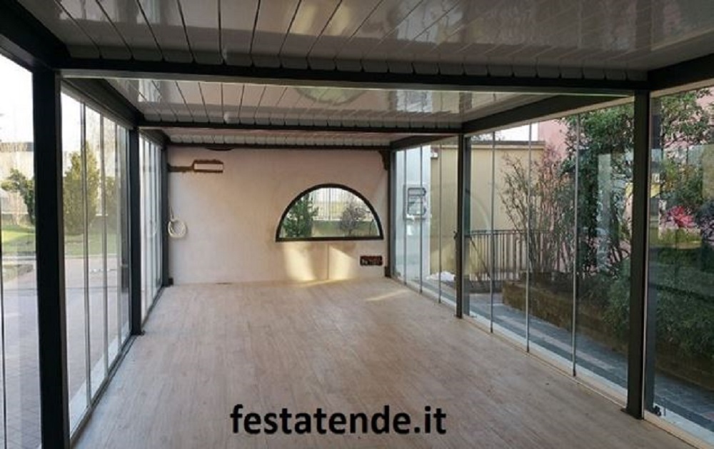 VERANDA VETRATA CON PERGOLA BIOCLIMATICA VISION