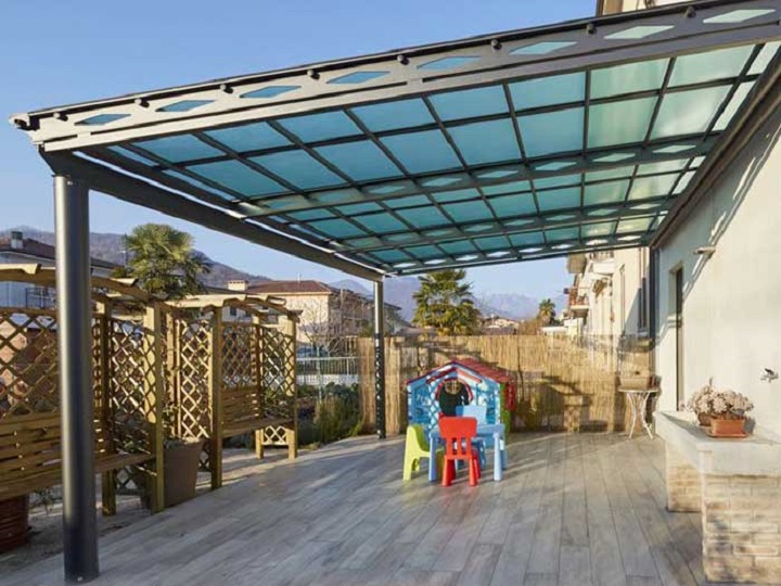 PERGOLA ADDOSSATA ALLUMINIO POLICARBONATO