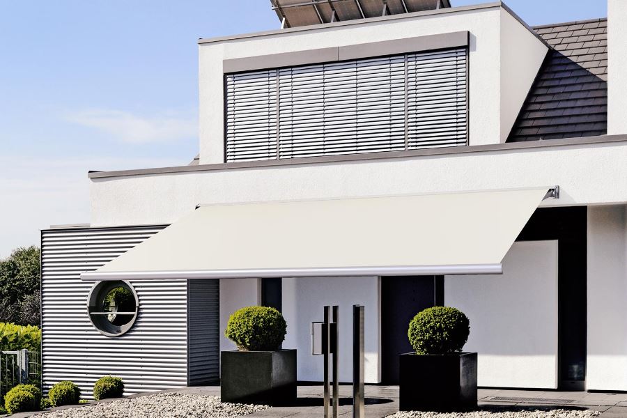 TENDE DA SOLE A BRACCI ESTENSIBILI CON CASSONETTO MUSA PRATIC