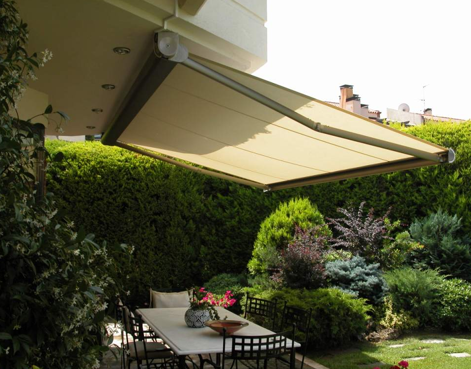 TENDA DA GIARDINO CON CASSONETTO