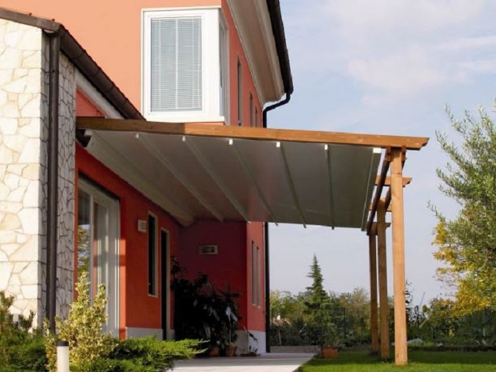 PERGOLE IN LEGNO ADDOSSATE