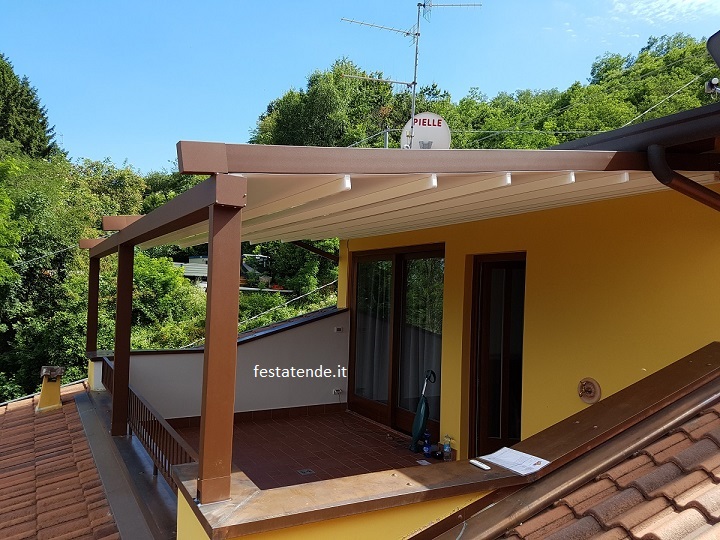 PERGOLATI PER TERRAZZI IN ALLUMINIO EFFETTO LEGNO