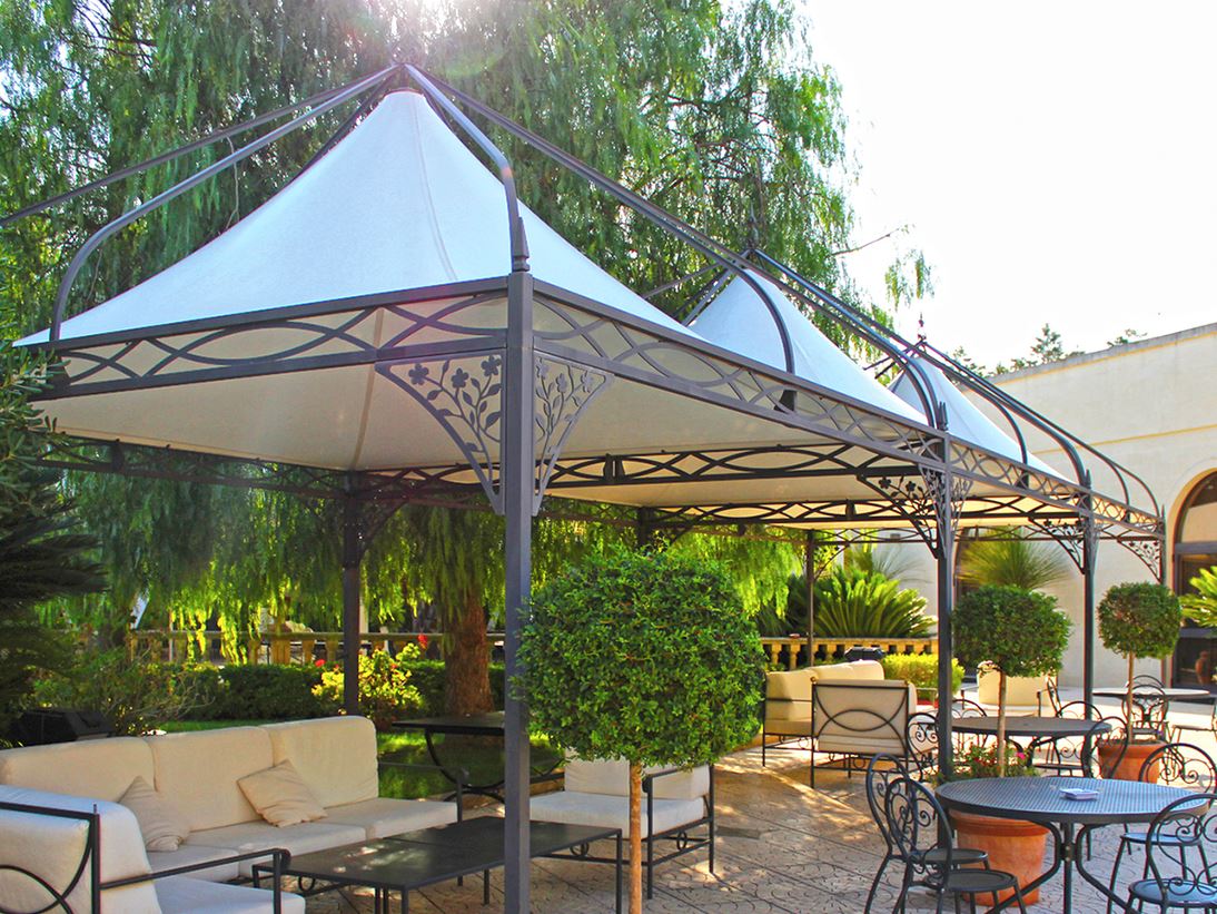 GAZEBO CON COPERTURA IN PVC