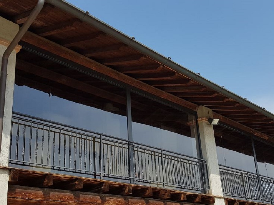TENDE A CADUTA TRASPARENTE PER BALCONE
