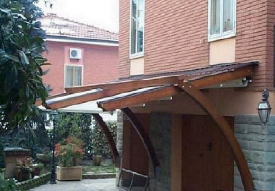 TETTOIA PER PORTA INGRESSO IN LEGNO